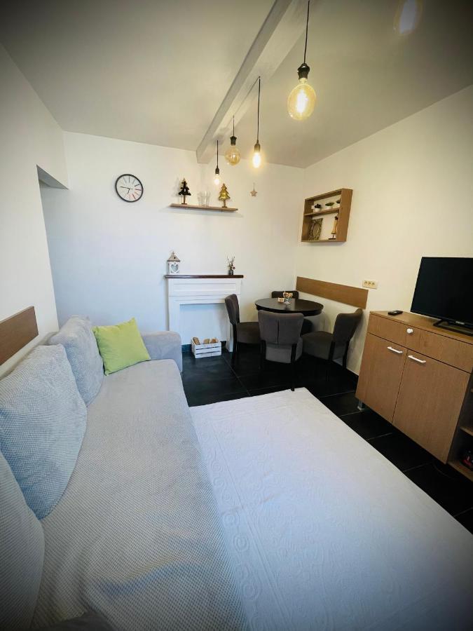 Perfect Place To Stay Self Check In-24H-Netflix-Wifi Решица Экстерьер фото