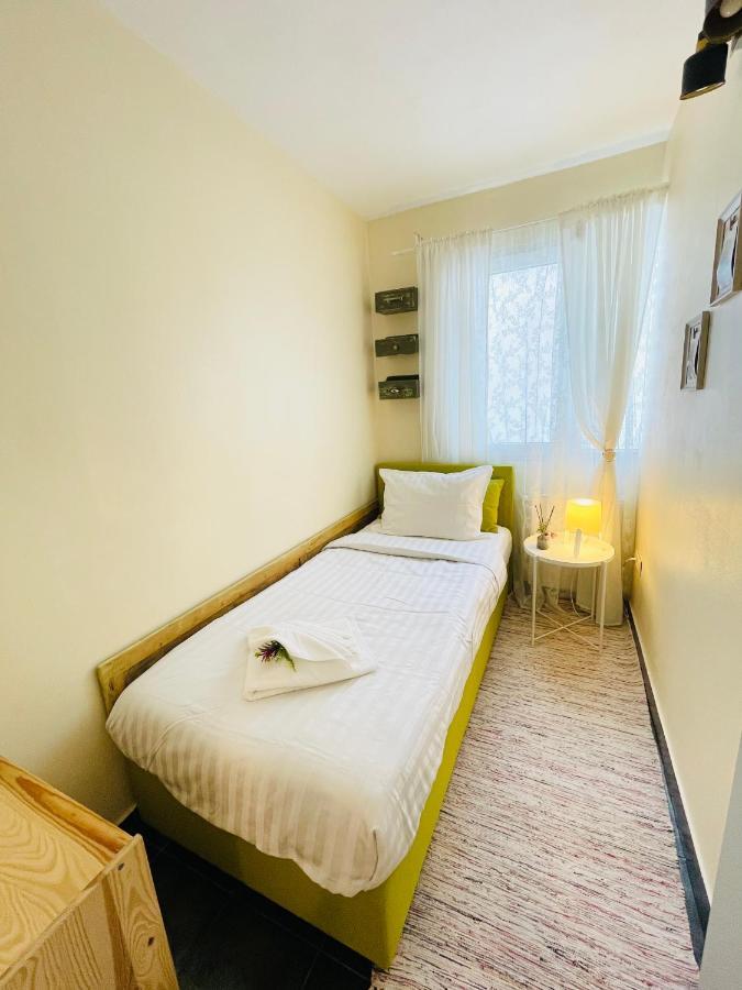 Perfect Place To Stay Self Check In-24H-Netflix-Wifi Решица Экстерьер фото