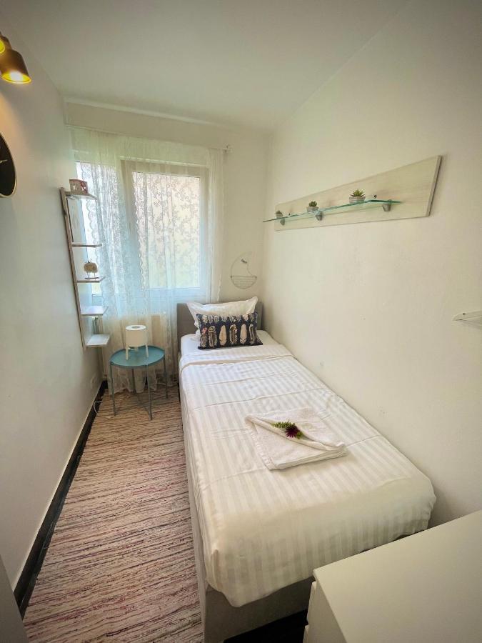 Perfect Place To Stay Self Check In-24H-Netflix-Wifi Решица Экстерьер фото