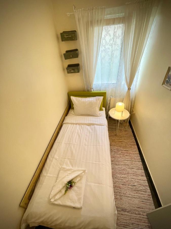 Perfect Place To Stay Self Check In-24H-Netflix-Wifi Решица Экстерьер фото